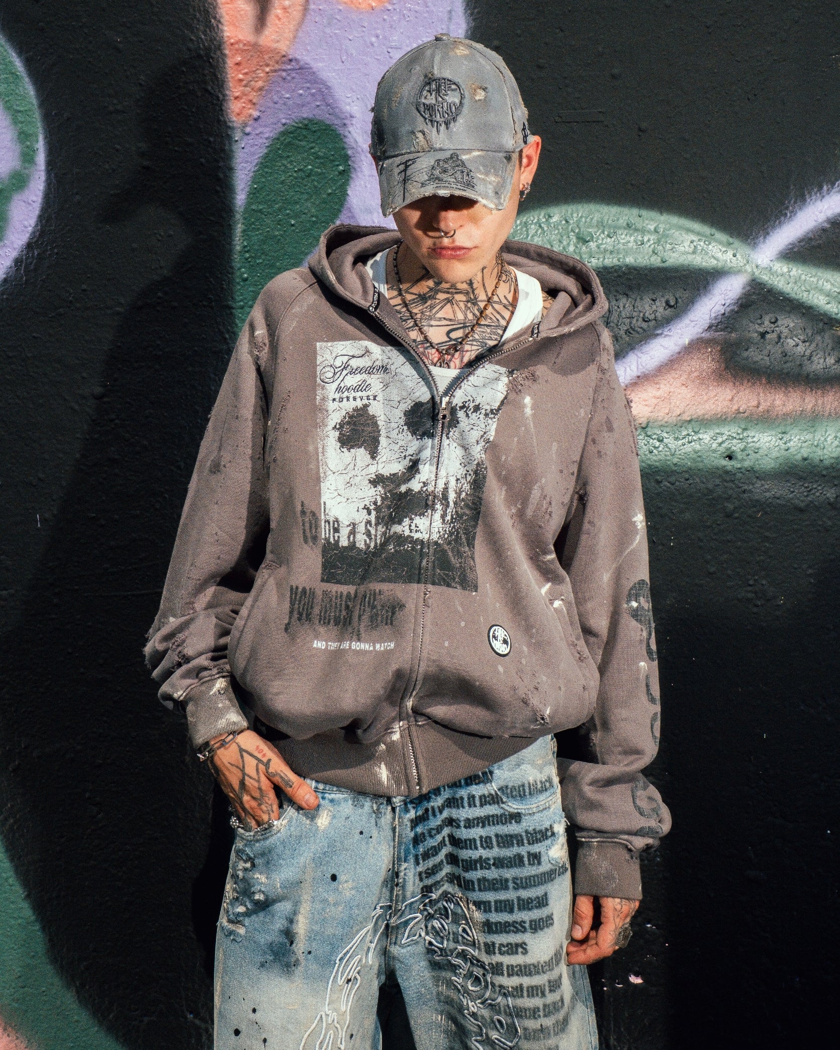 SOLDOUT x LIP ZIP HOODIE